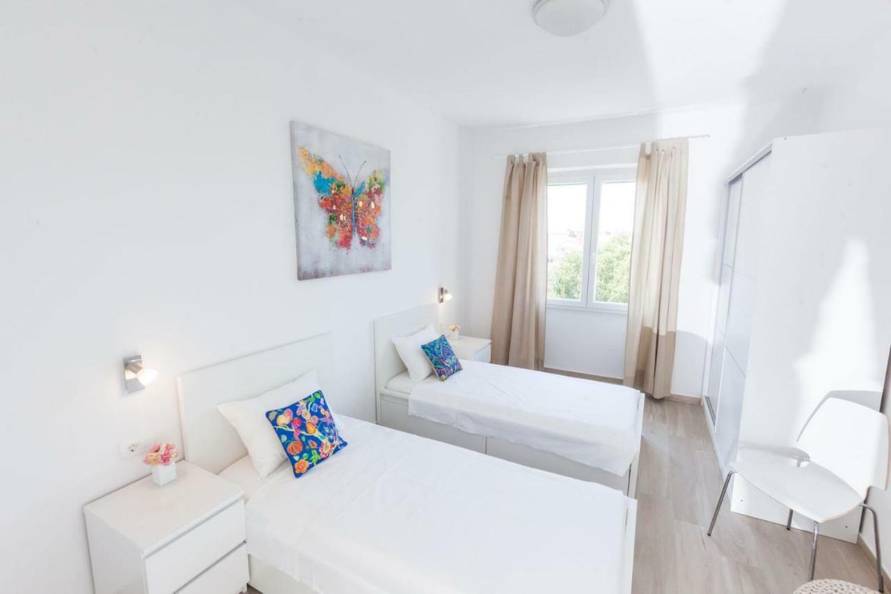 Val Apartment Split